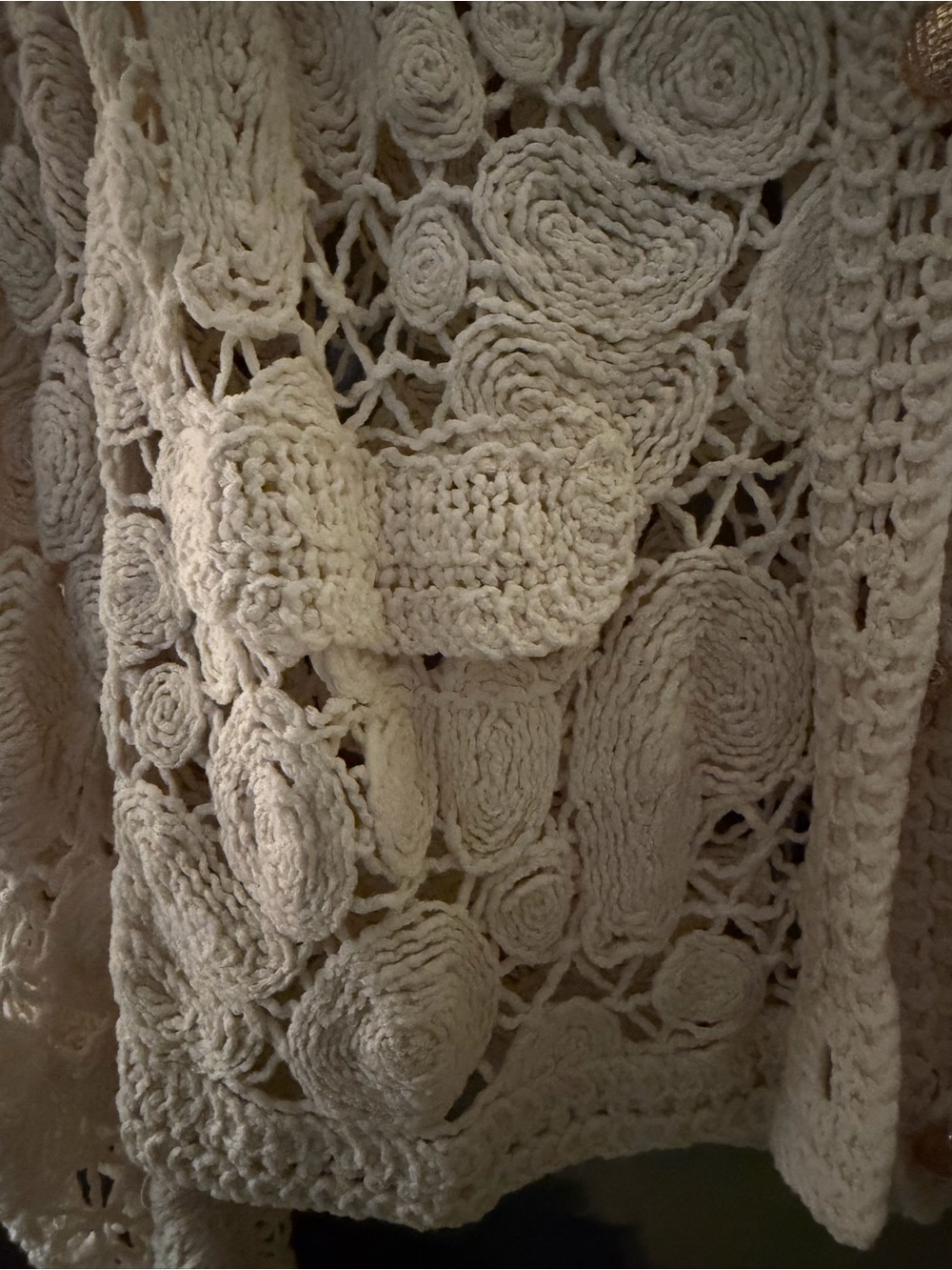 Crochet Circle-Pattern Cream Cardigan - Picture 4 of 4